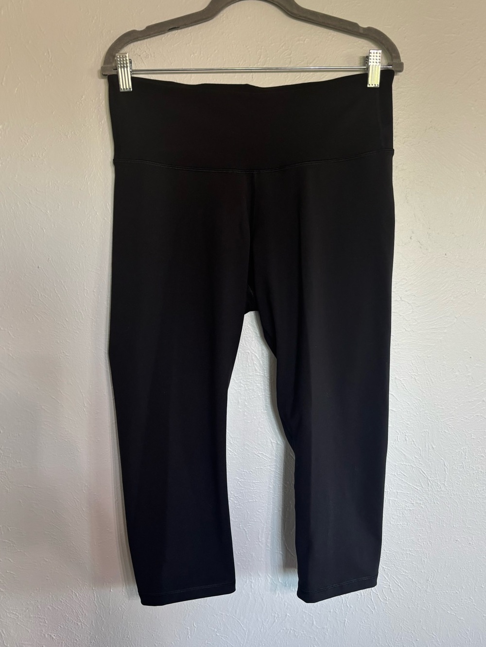 Old Navy Black Capri Leggings